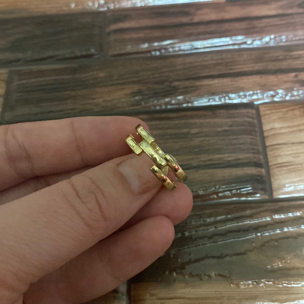 Women’s Rings - Picture 6 of 7